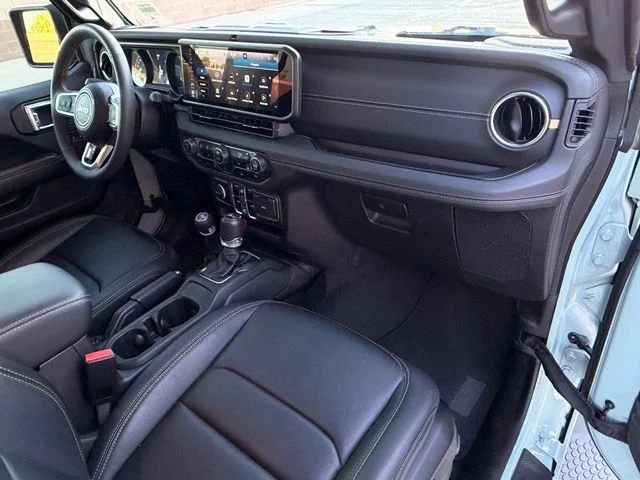 Used 2024 Earl Clearcoat Jeep Sahara 4xe image 14