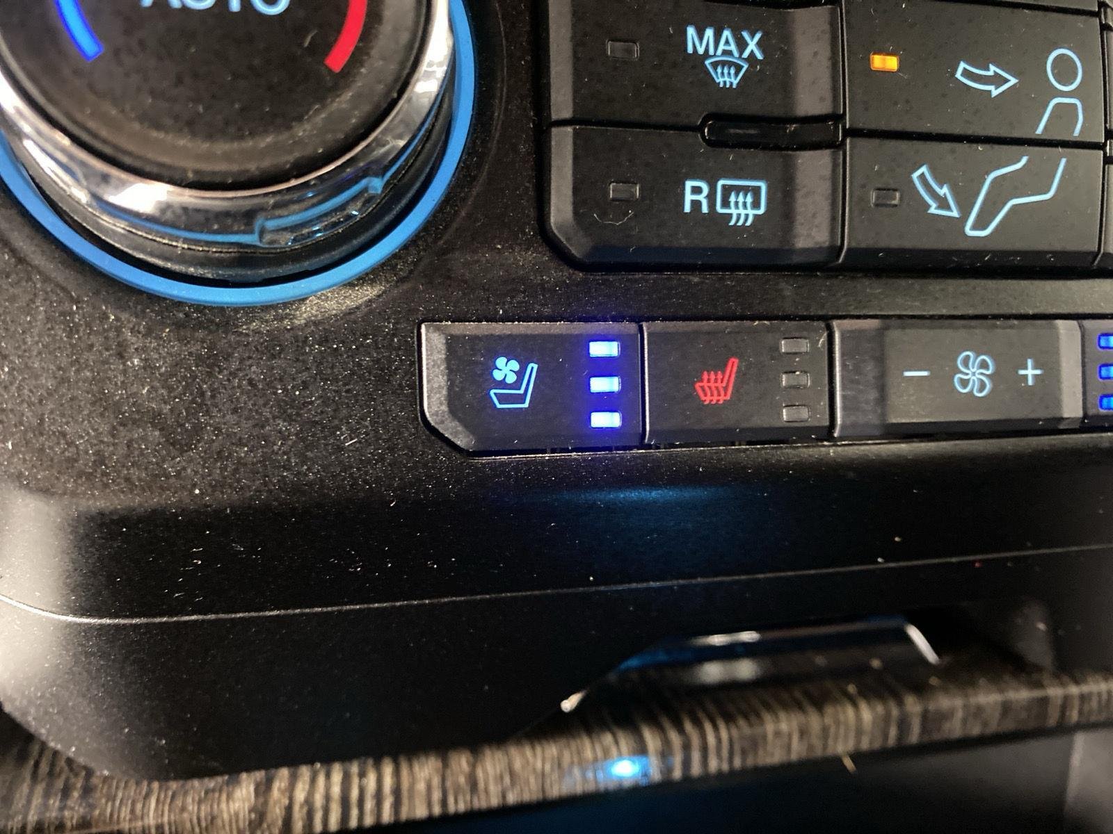 Used 2020 Blue Jeans Ford Lariat image 27