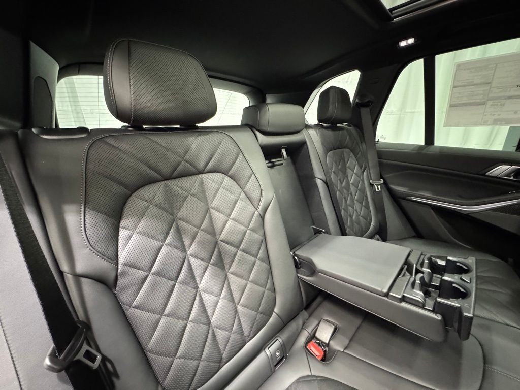 Used 2026 Brooklyn Grey Metallic BMW M60i image 24