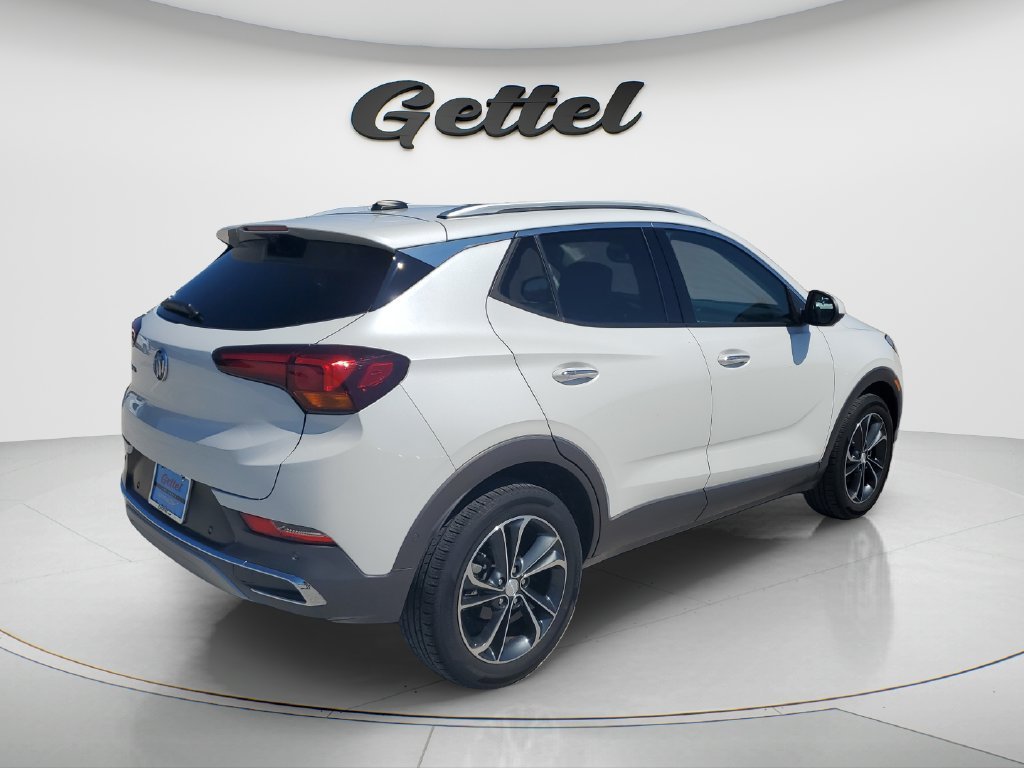 Used 2022 WHITE FROST TRICOAT Buick Essence image 5