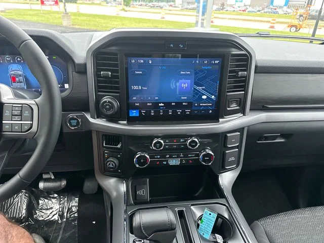 New 2026 Carbonized Gray Metallic Ford XLT image 21