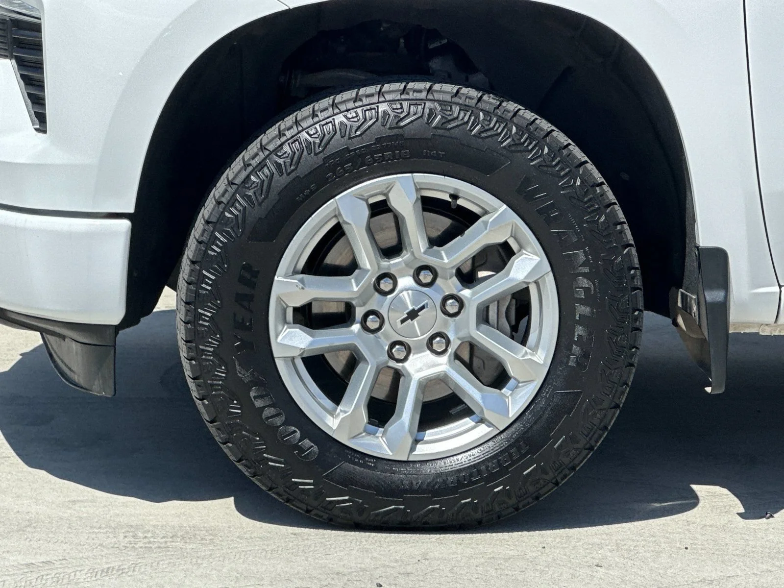 Used 2022 Summit White Chevrolet RST image 26