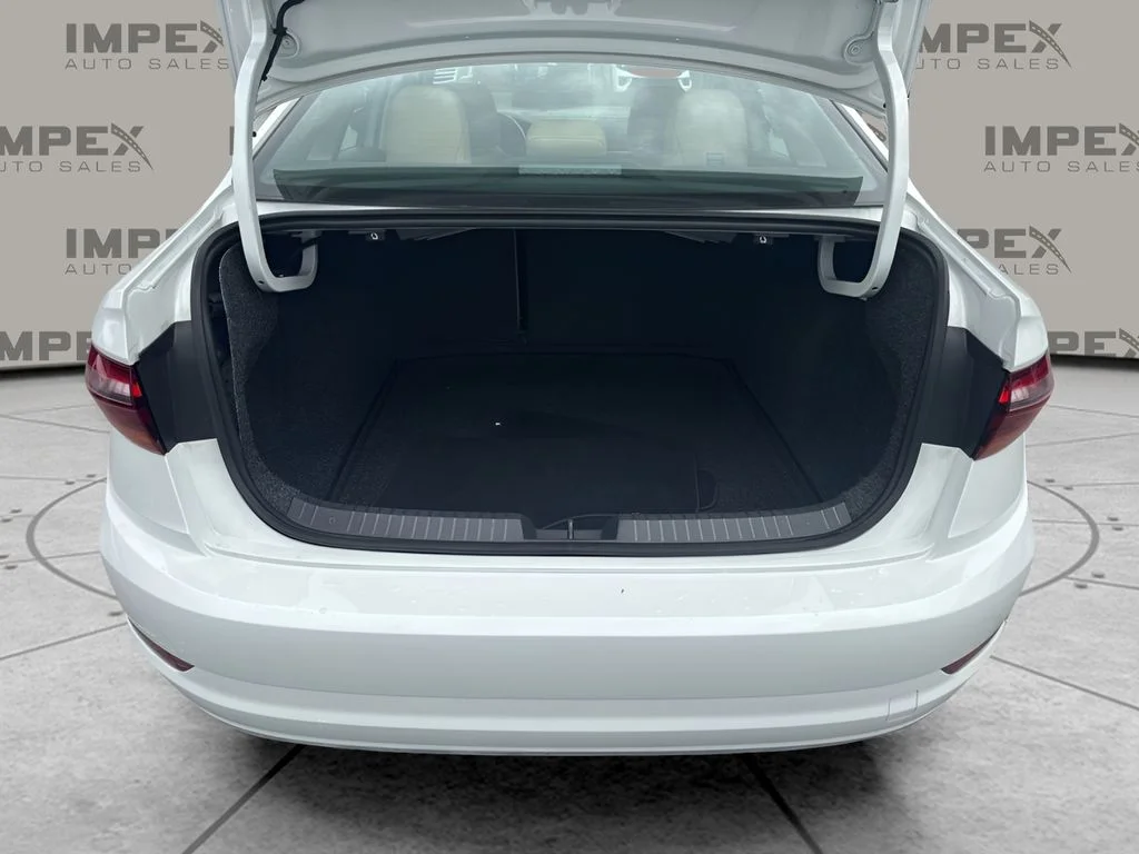 Used 2019 White Volkswagen 1.4T SE image 28