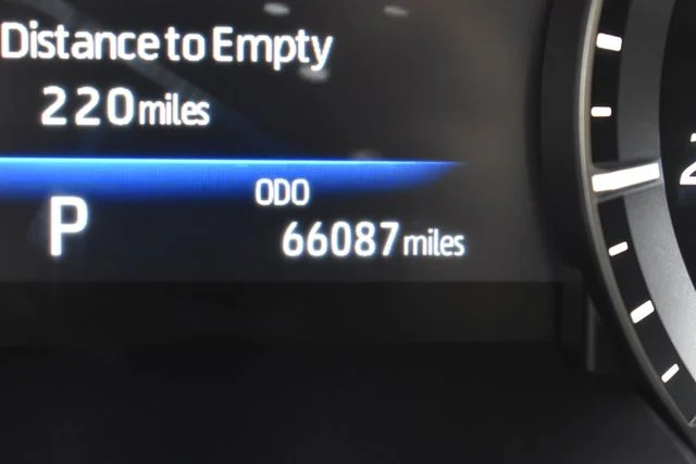 Used 2021  Toyota Platinum image 28