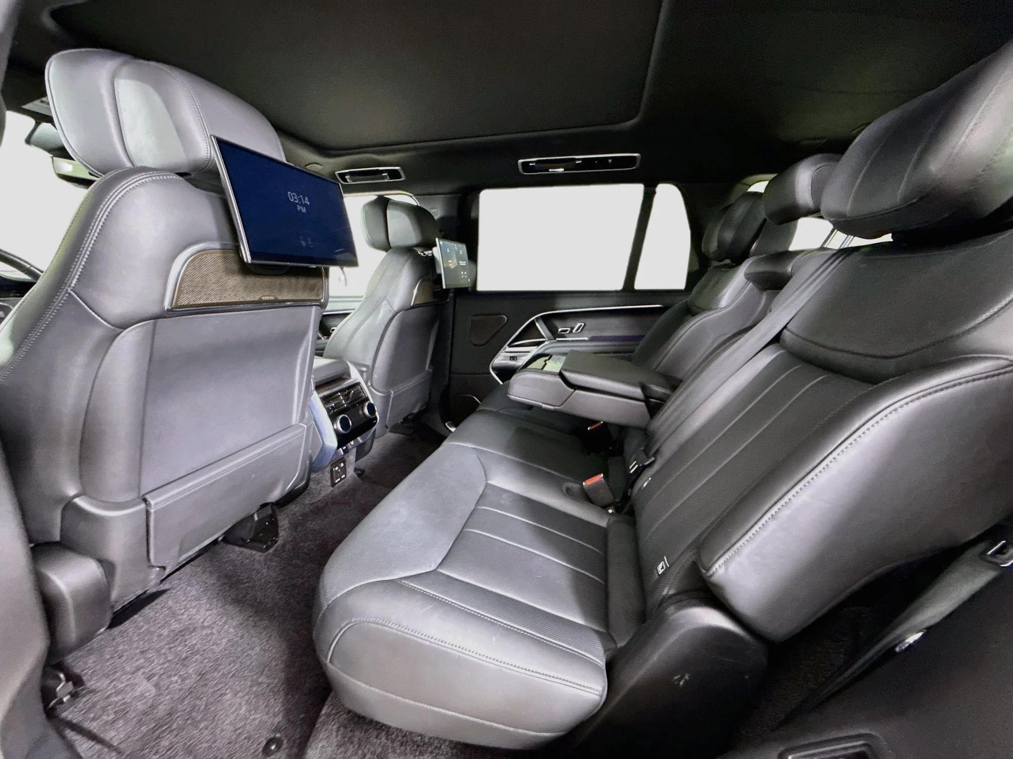 Used 2024 Black Land Rover Autobiography image 27