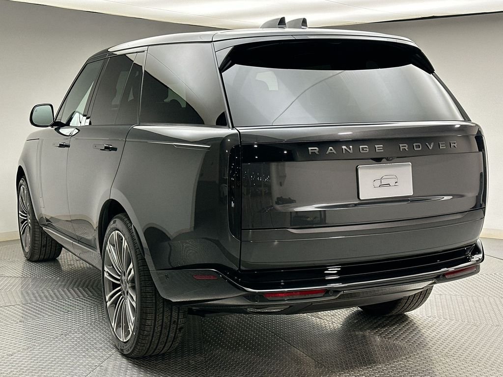 New 2026 Carpathian Grey Land Rover SE image 11