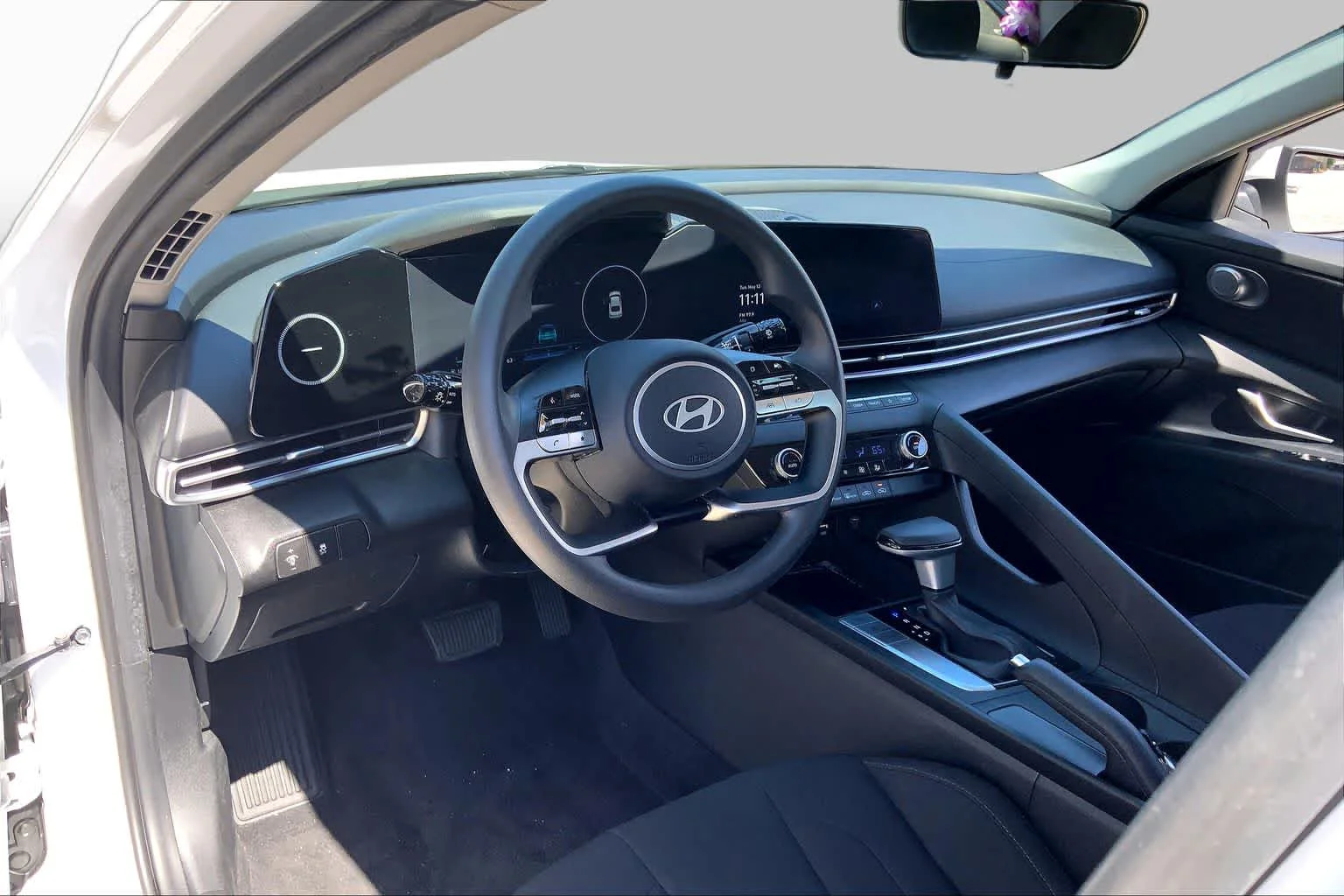 Used 2024 Serenity White Hyundai SEL image 18