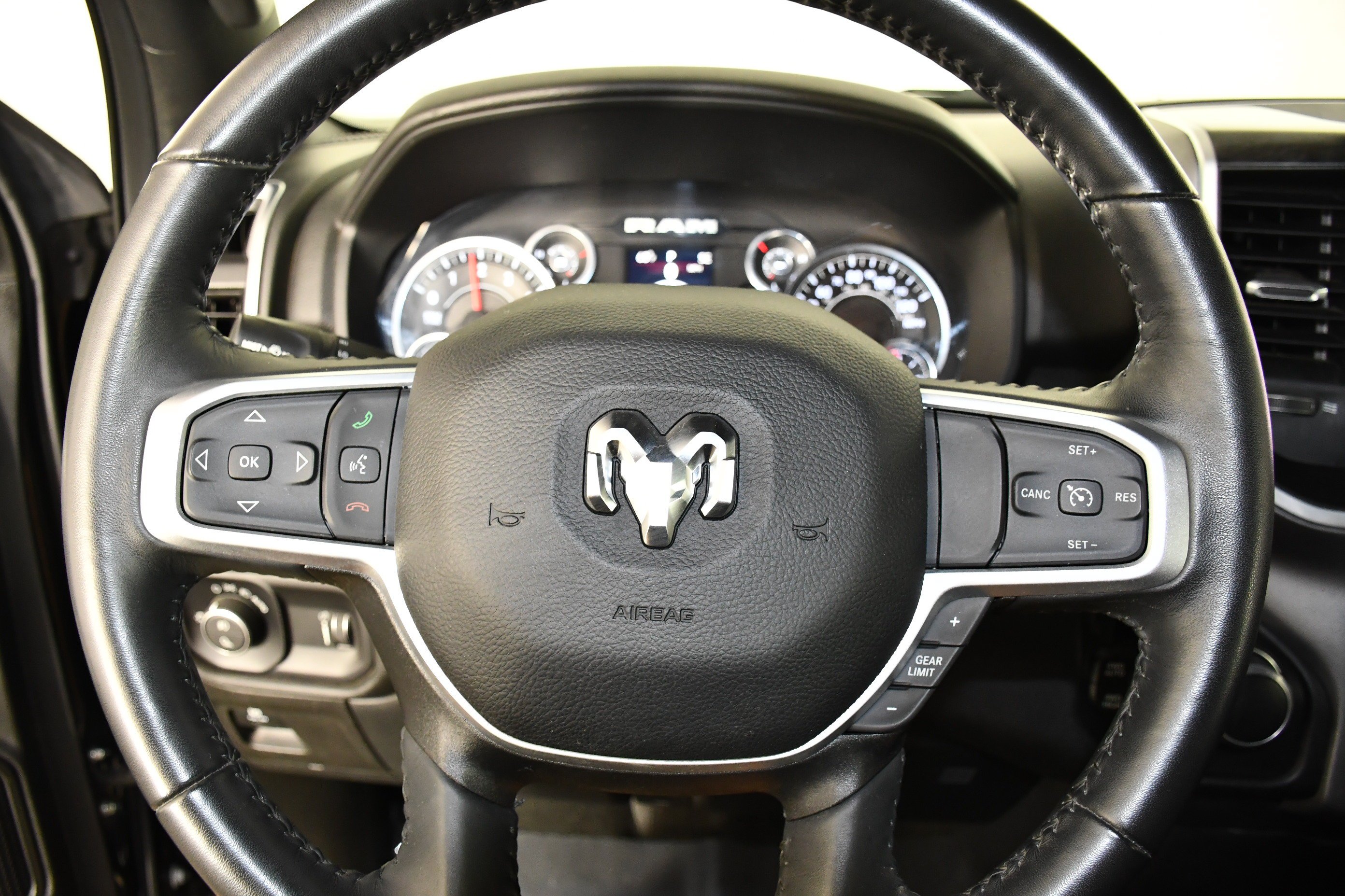 Used 2023 Diamond Black Crystal Pearlcoat Ram Big Horn image 20