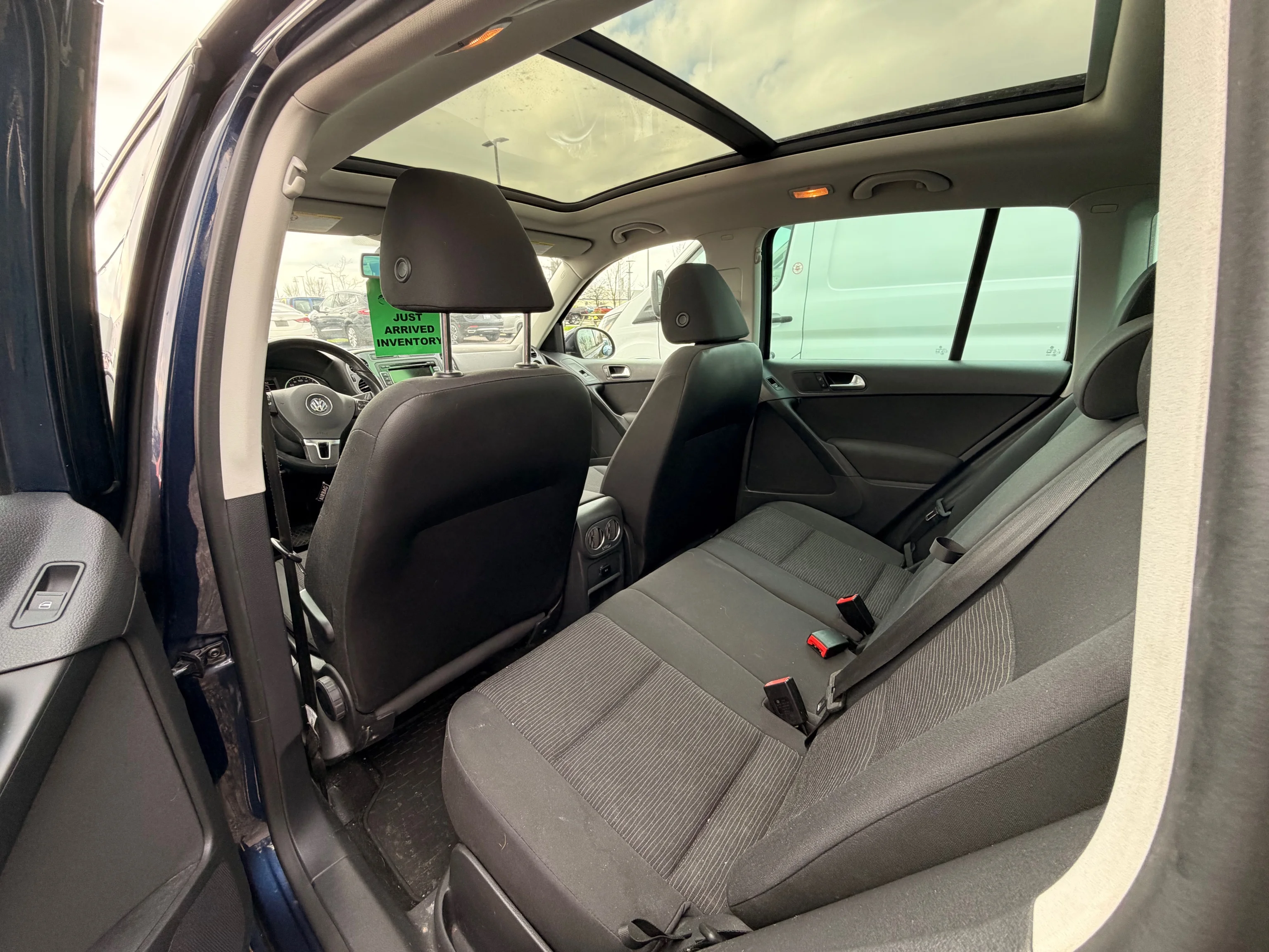 Used 2015  Volkswagen  image 6