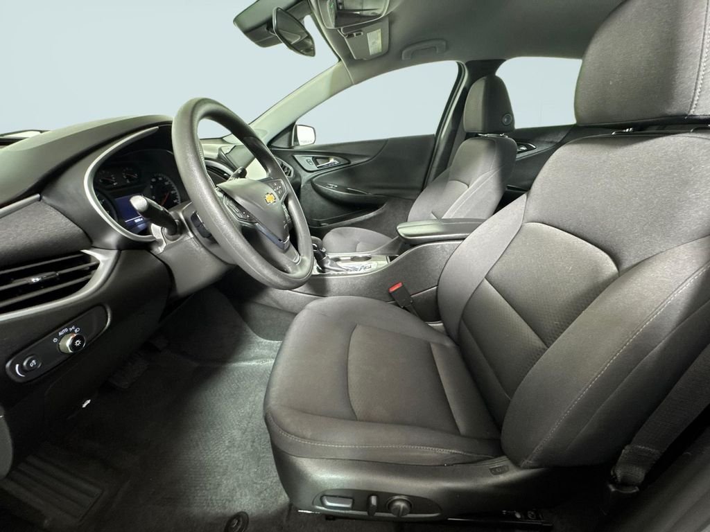 Used 2024 Gray Chevrolet LT image 6