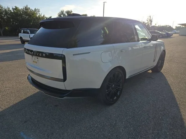Certified Used 2024 Ostuni Pearl White Metallic Land Rover SE image 5