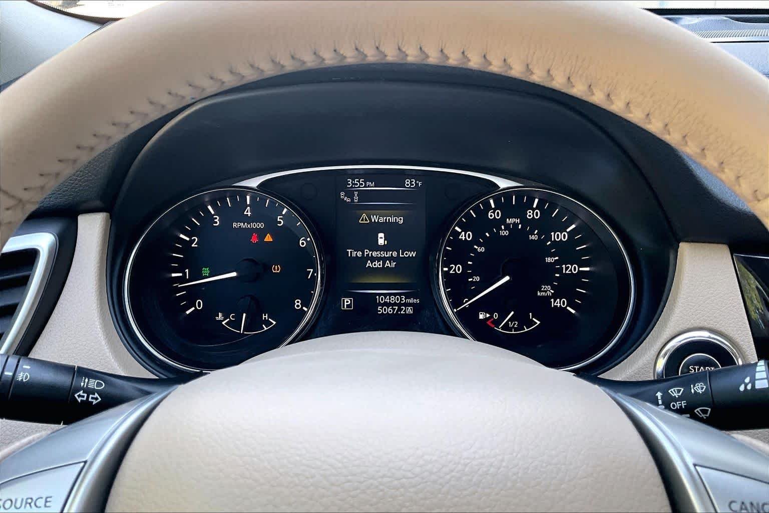 Used 2014 Moonlight White Nissan SL image 25