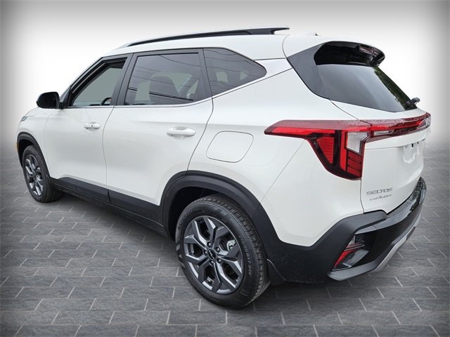 2024 Kia Seltos S photo 2