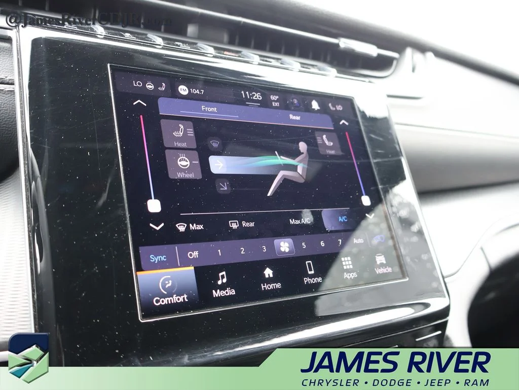 Used 2024 Silver Jeep Altitude image 34