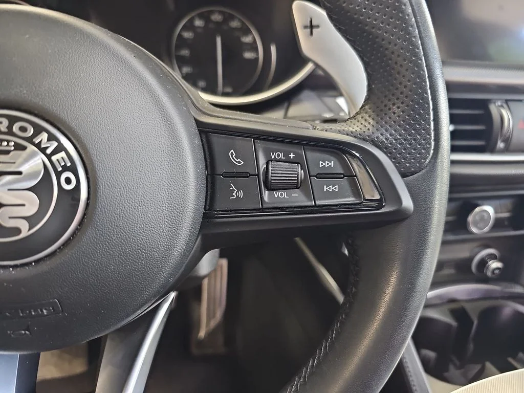 Used 2023 Gray Alfa Romeo Veloce image 18