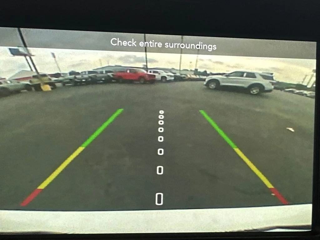 Used 2019 White Jeep Latitude image 28