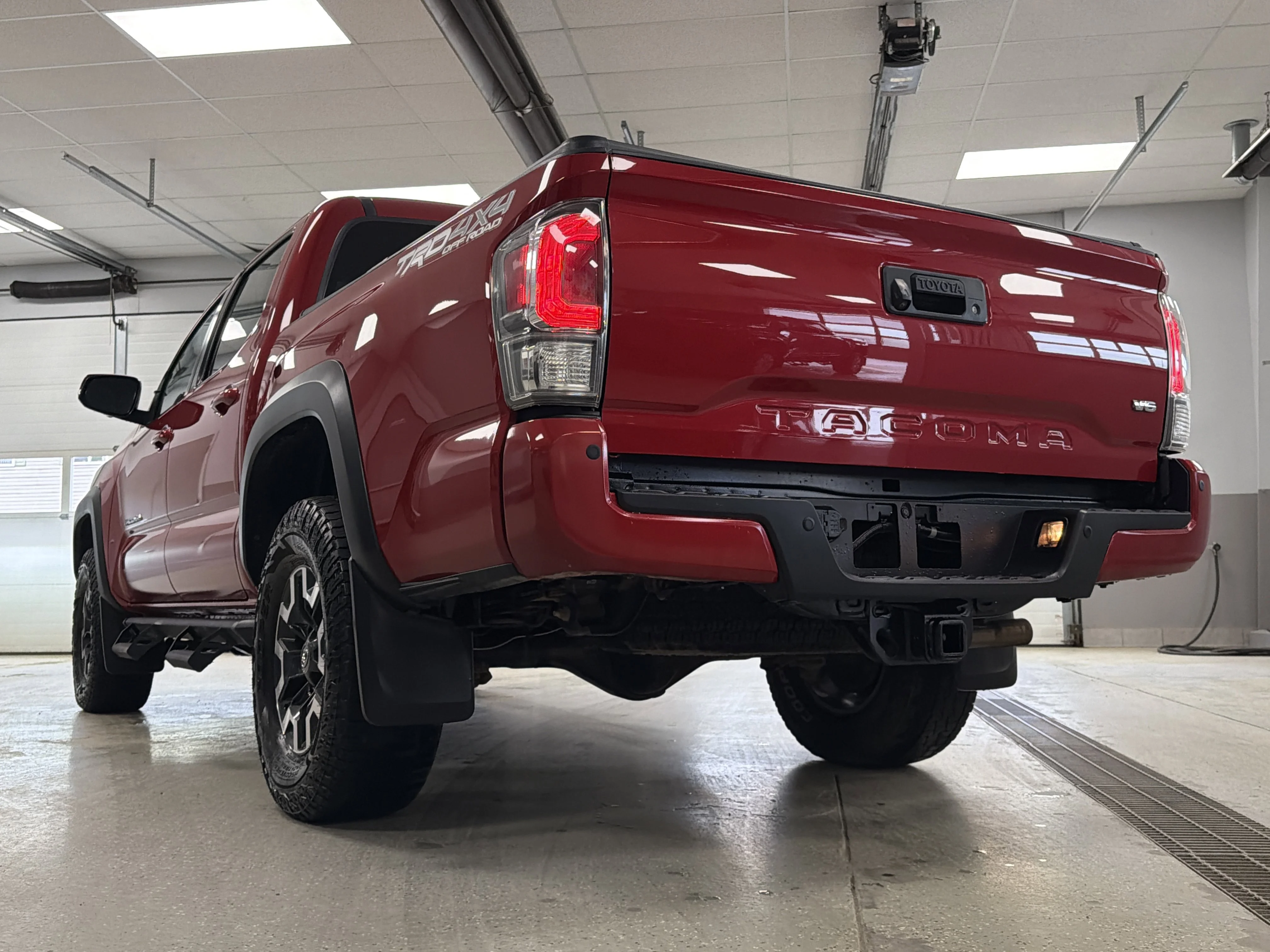 Used 2022 Barcelona Red Metallic Toyota  image 49