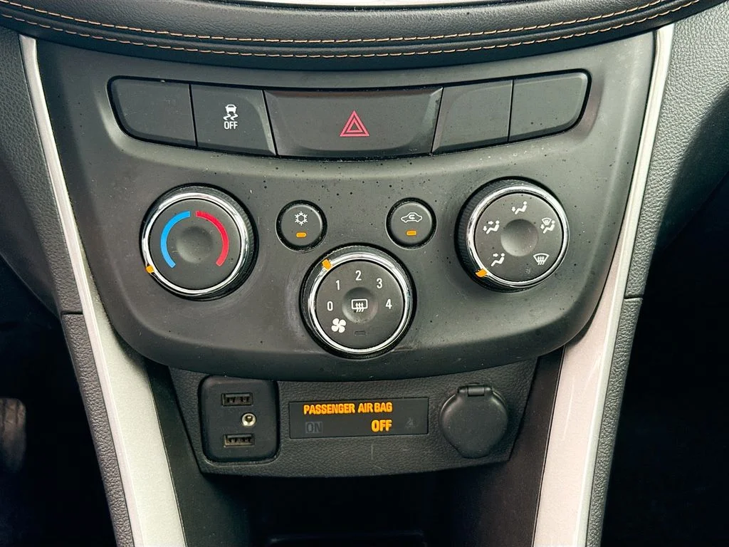 Used 2020 White Chevrolet LS image 15
