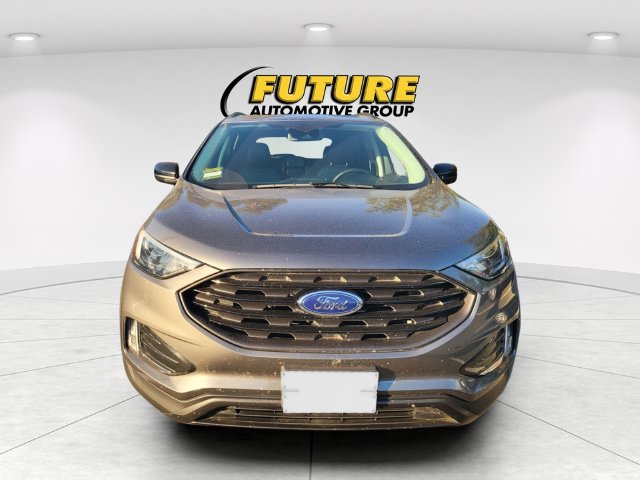 Used 2023 Gray Ford SEL image 2