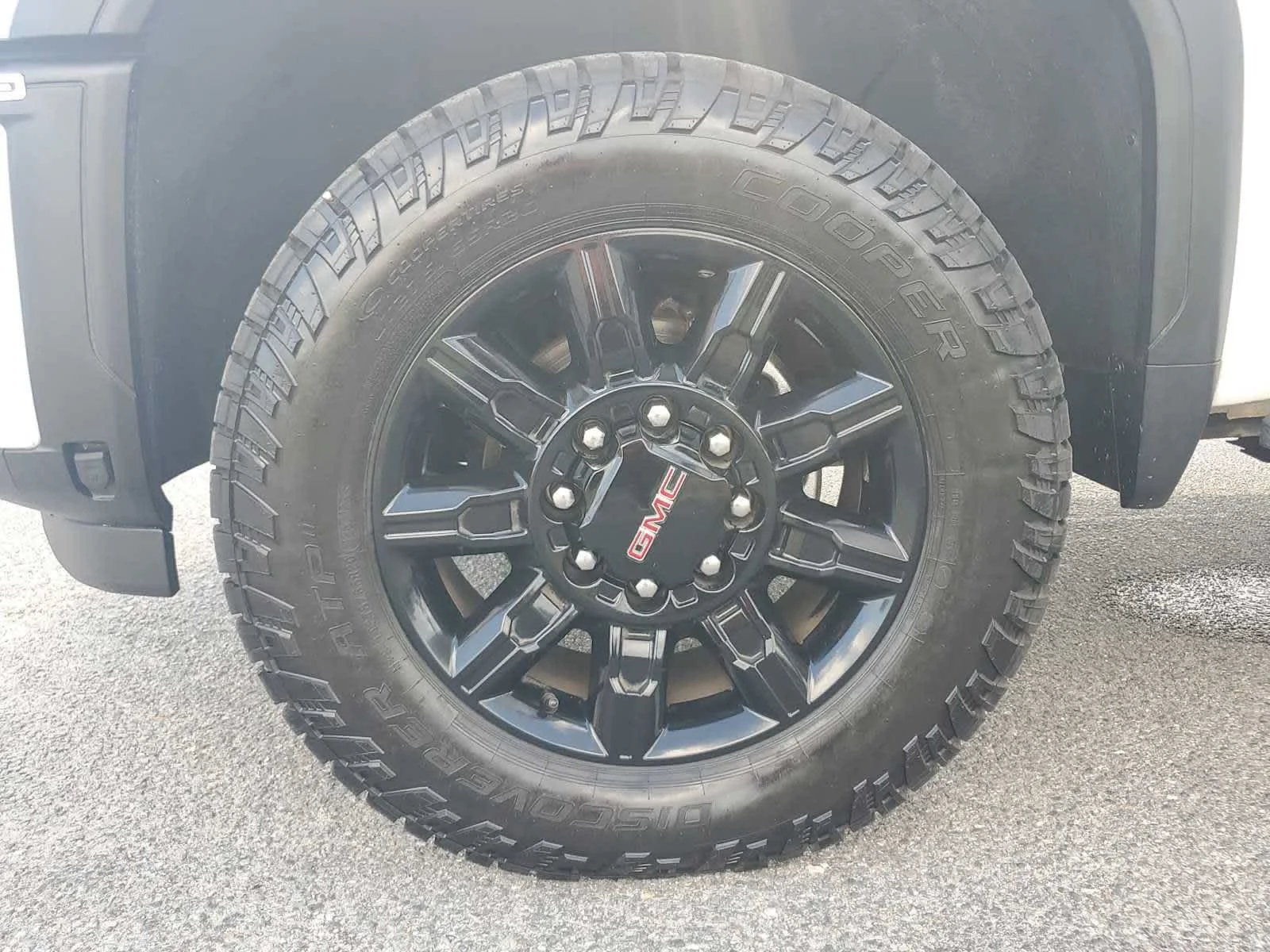 Used 2024 Summit White GMC AT4 image 10