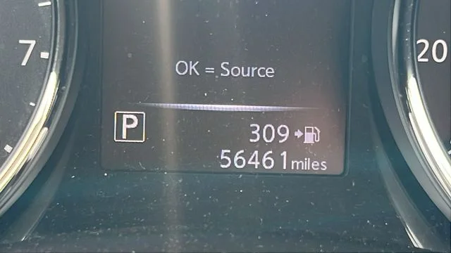Used 2017 Blue Nissan SL image 23