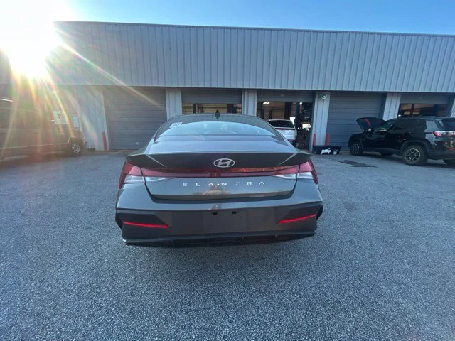 Used 2024 Gray Hyundai SEL image 4