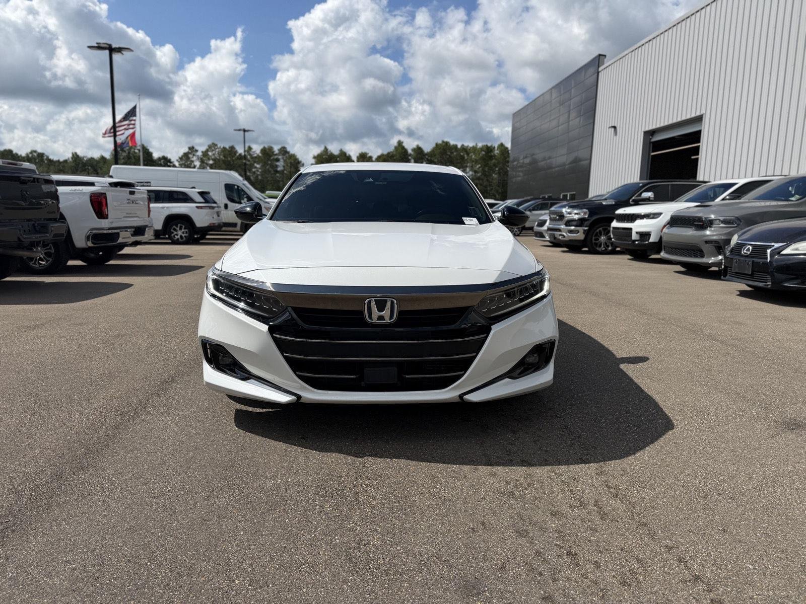 Used 2022 Platinum White Pearl Honda Sport image 2