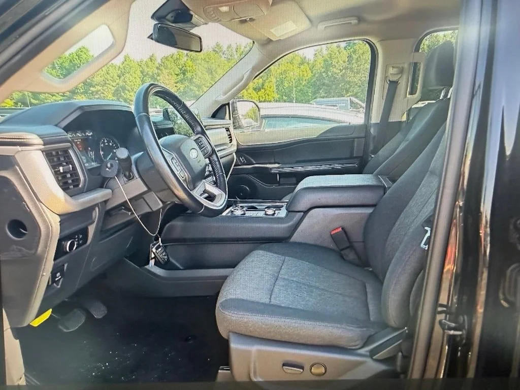 Used 2024  Ford XLT image 3