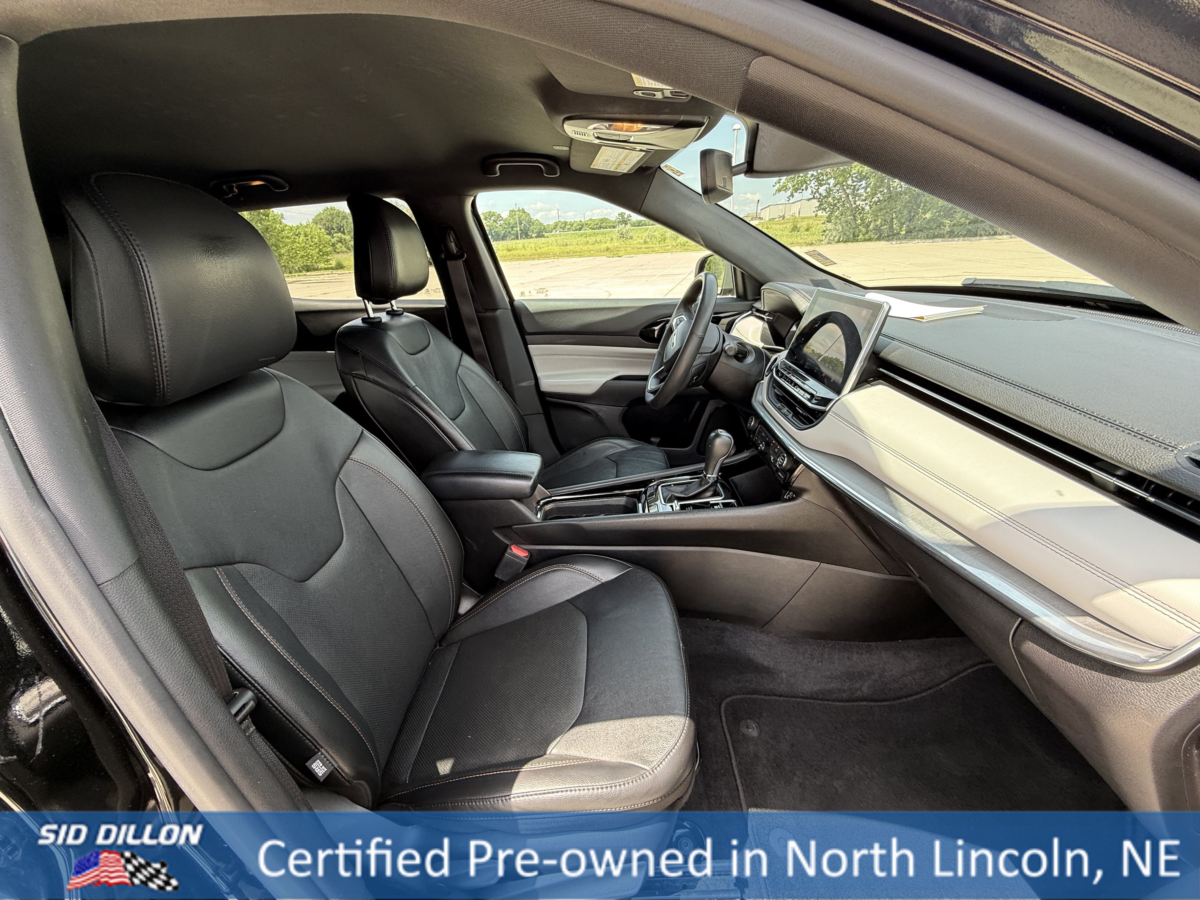 Used 2023 Diamond Black Crystal Pearlcoat Jeep Limited image 20