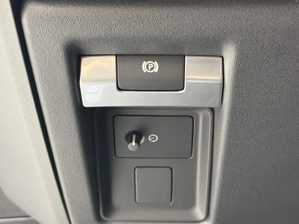 New 2026 Borasco Grey Land Rover X-Dynamic SE image 10