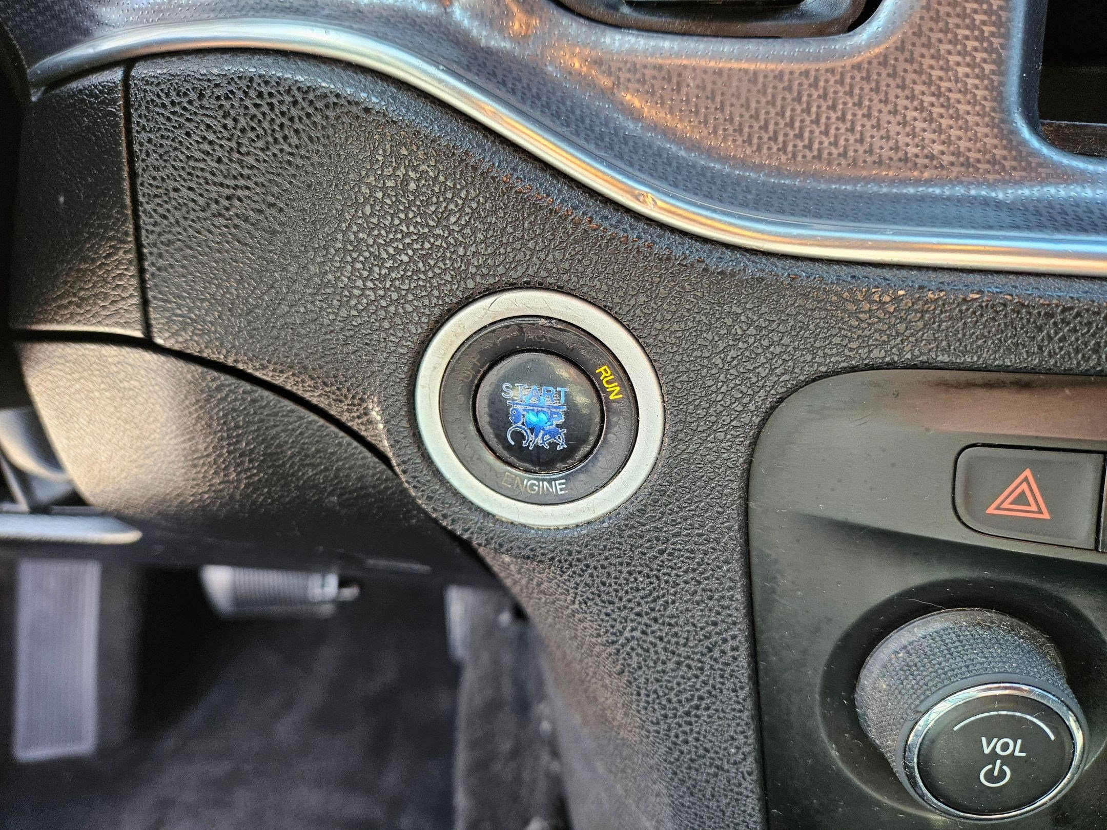 Used 2012 Pitch Black Dodge SE image 19