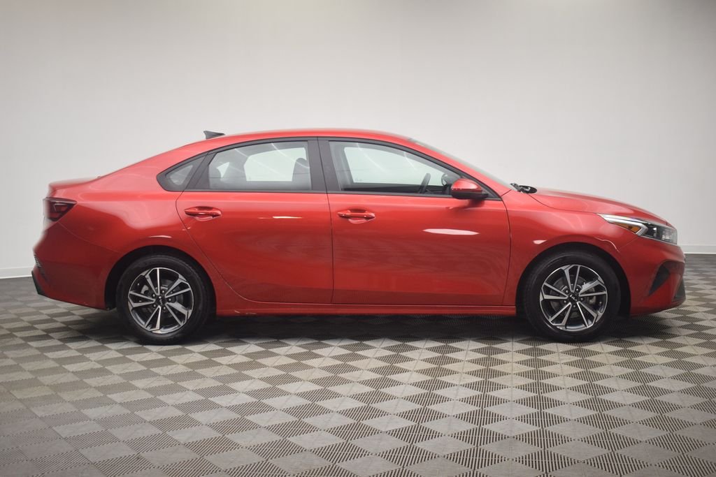 Used 2024 Currant Red Kia LXS image 11
