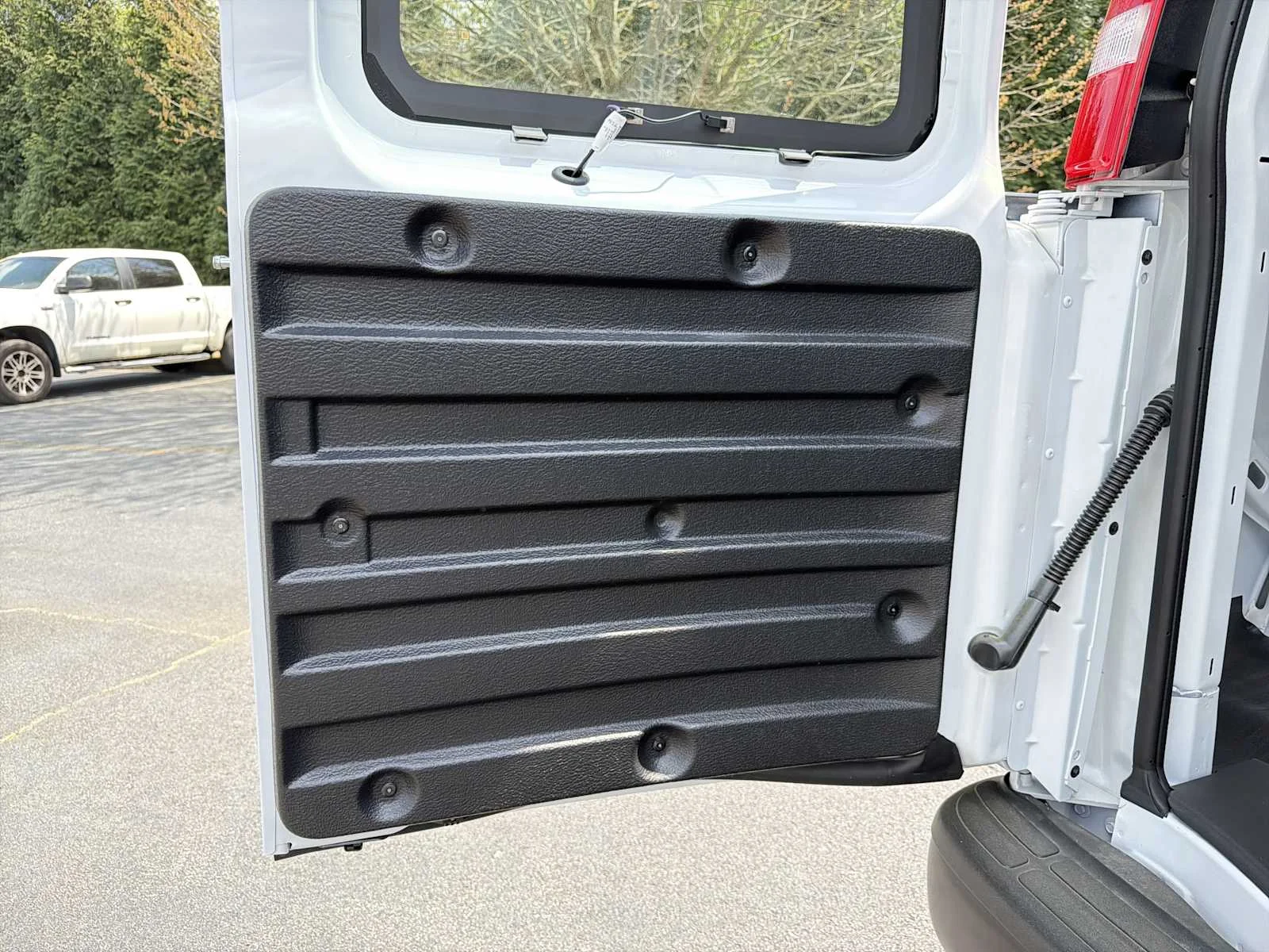 2025 GMC Savana Cargo Work Van - Photo 19