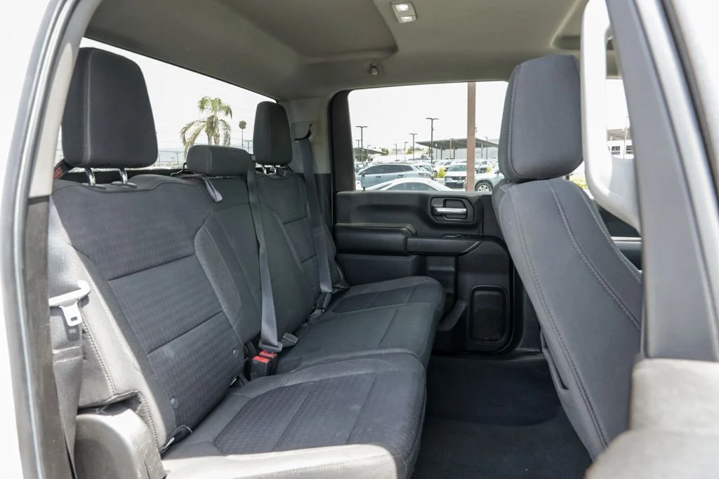 Used 2022 White Chevrolet Custom image 21