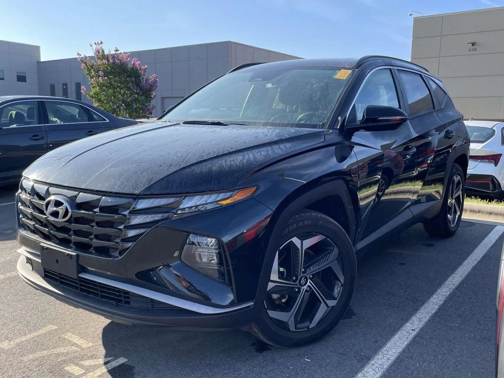 Used 2023 Phantom Black Hyundai SEL image 2