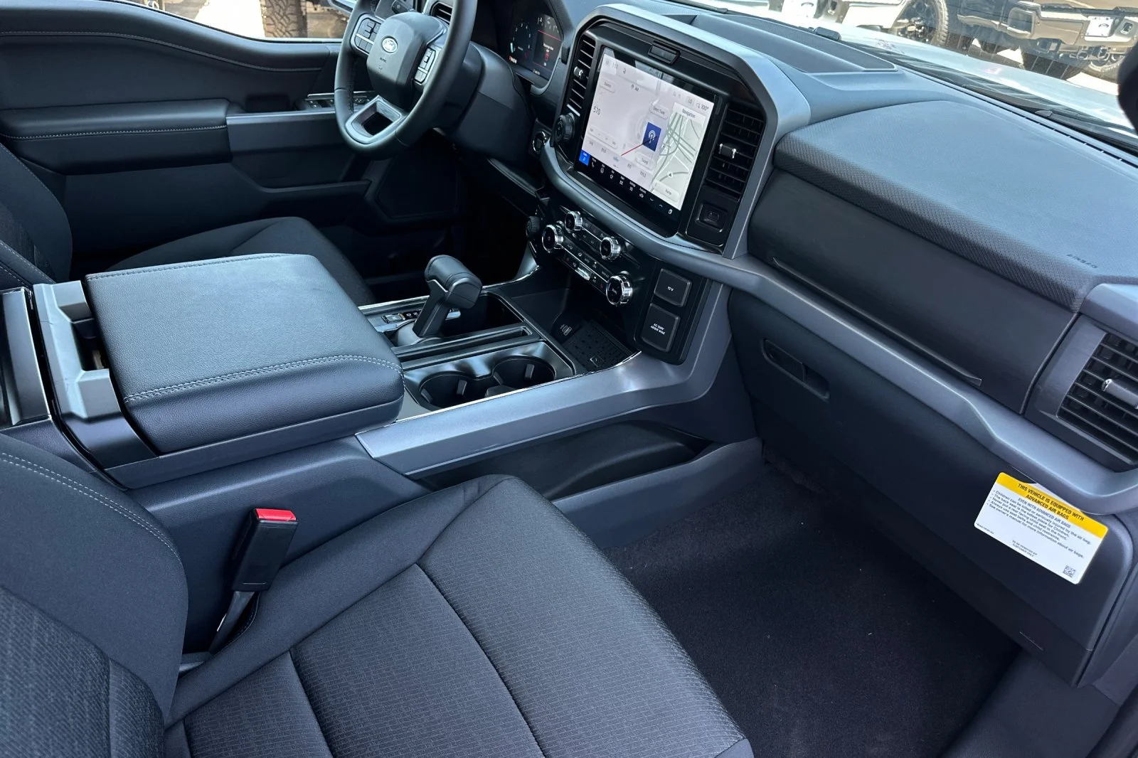 New 2026 Oxford White Ford XLT image 14