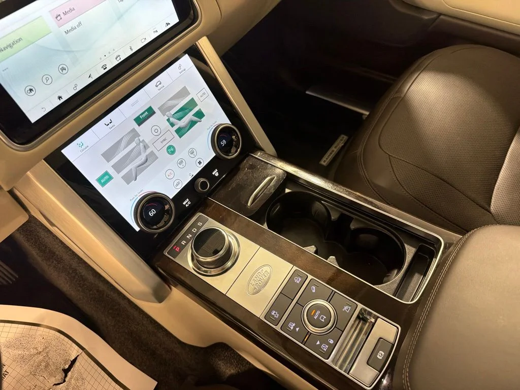 Used 2020  Land Rover HSE image 17