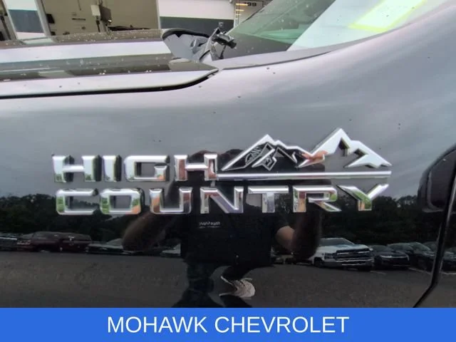 Certified Used 2022 Mosaic Black Metallic Chevrolet High Country image 34
