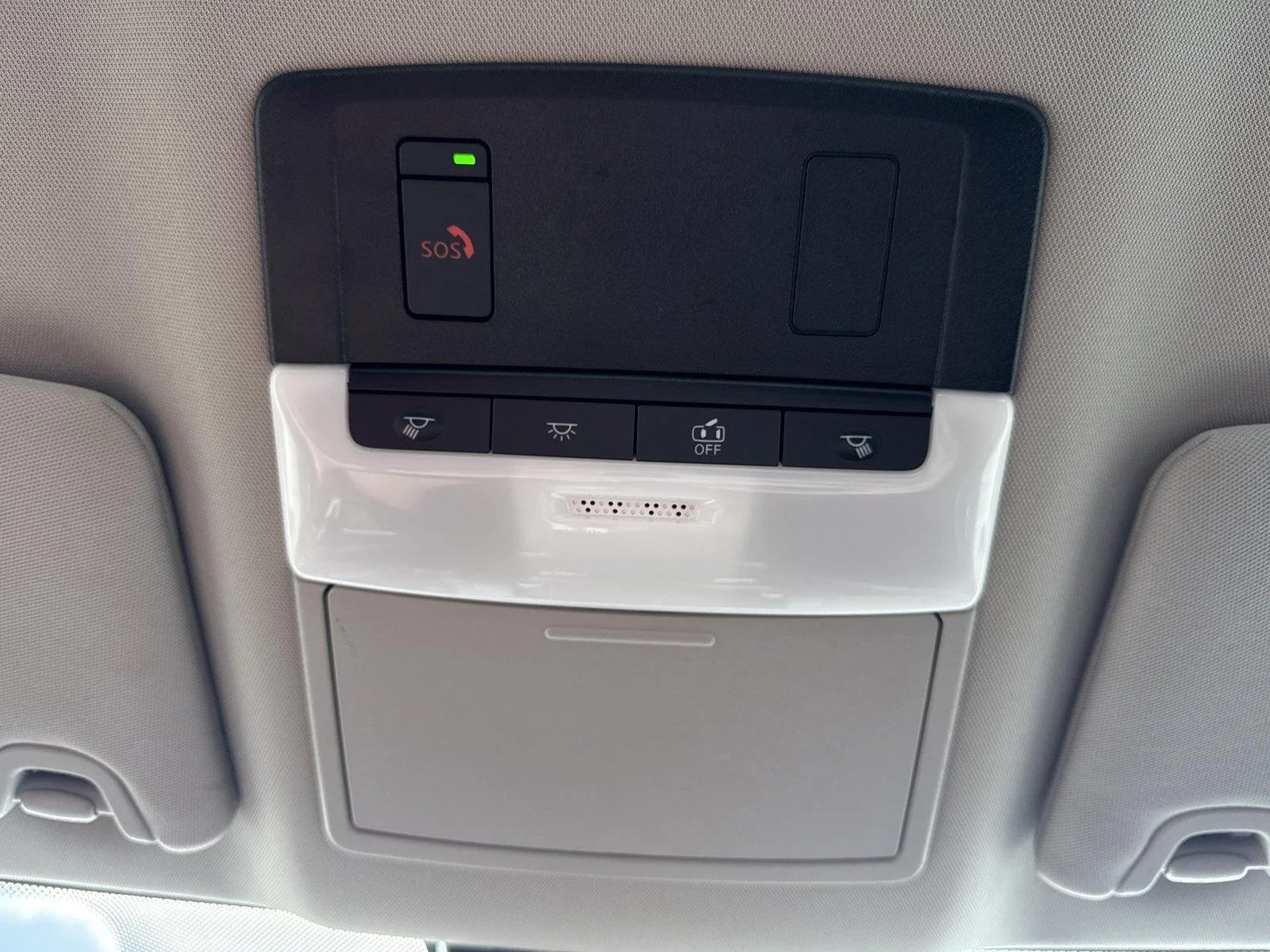 Used 2025 Glacier White Nissan SV image 28