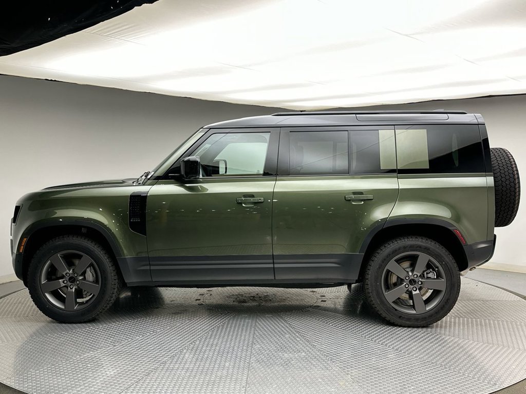 New 2026 Woolstone Green Land Rover S image 2