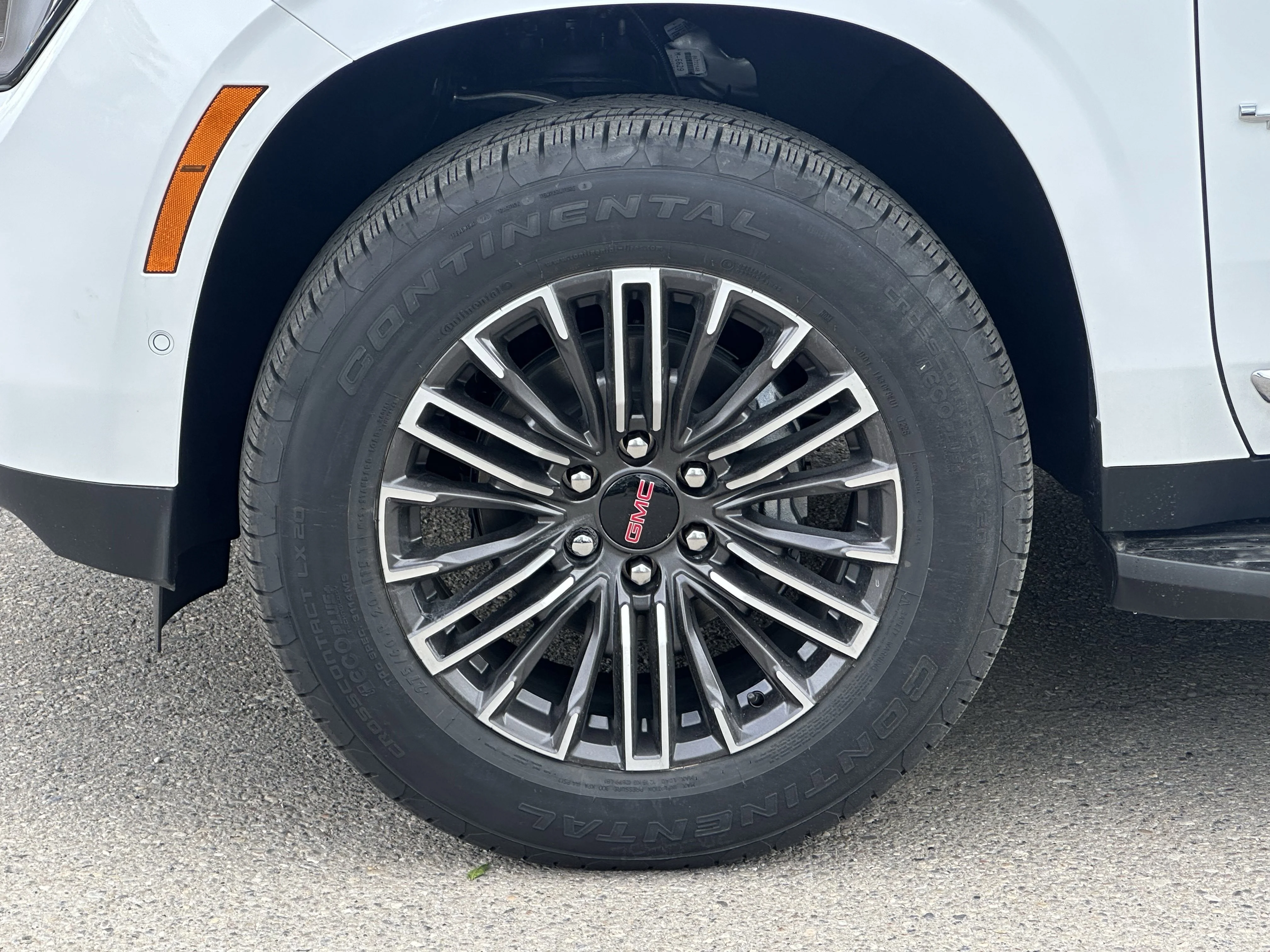 New 2026 Summit White GMC Elevation image 6