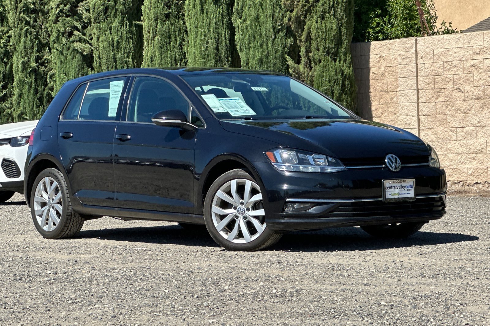 Used 2019 Black Volkswagen  image 2