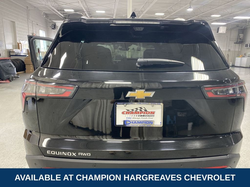 Used 2025 Black Metallic Chevrolet LT image 40