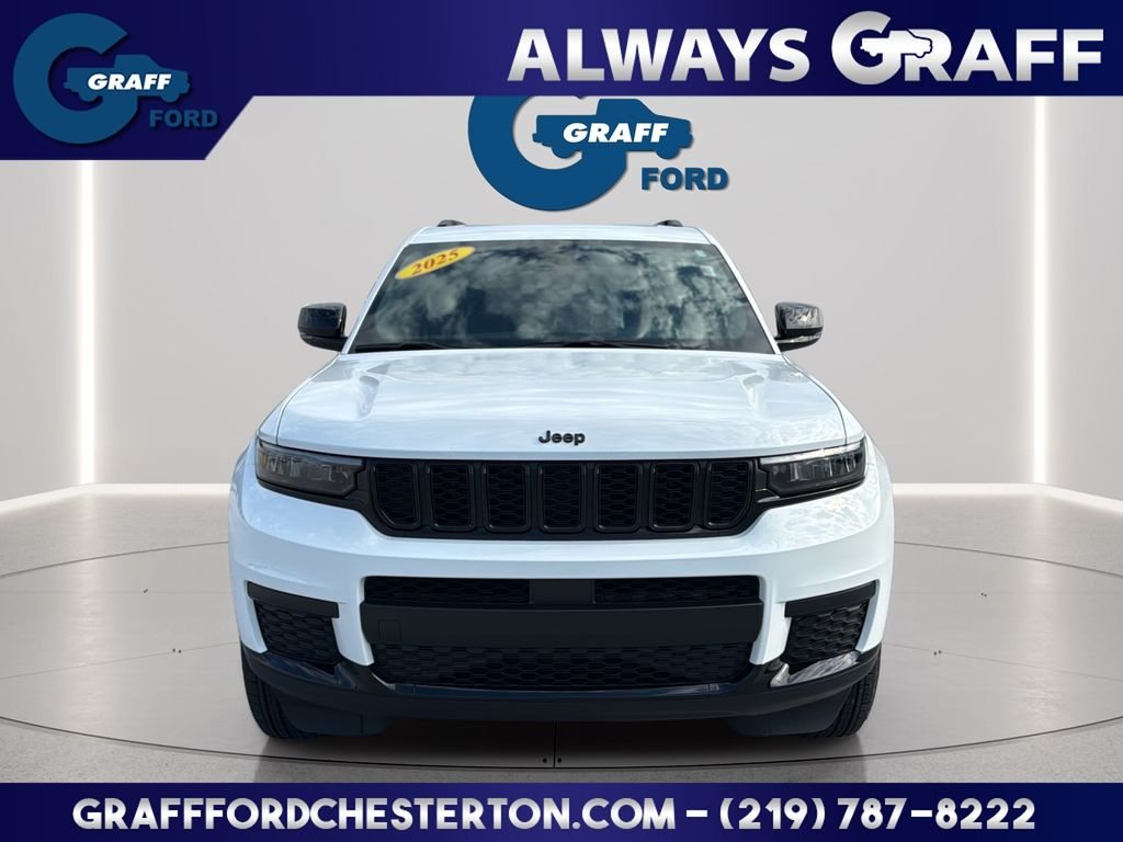 Used 2025 White Jeep Altitude X image 1