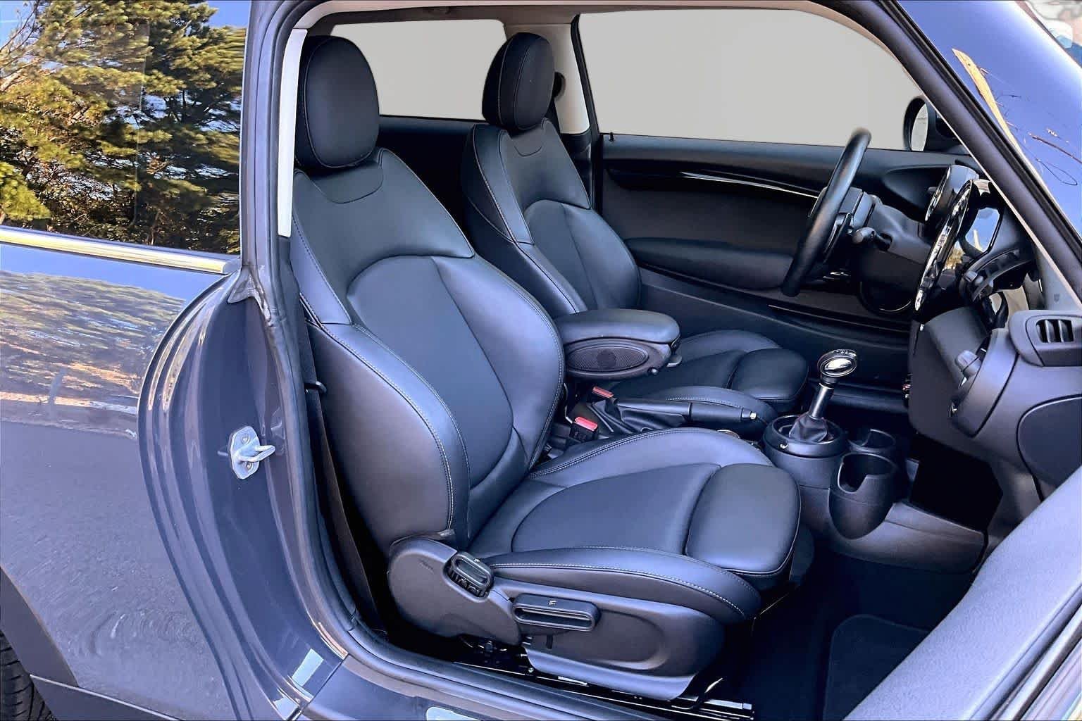 Used 2019 Thunder Grey Metallic MINI Cooper S image 9