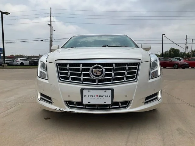 Used 2013 White Cadillac Luxury image 35