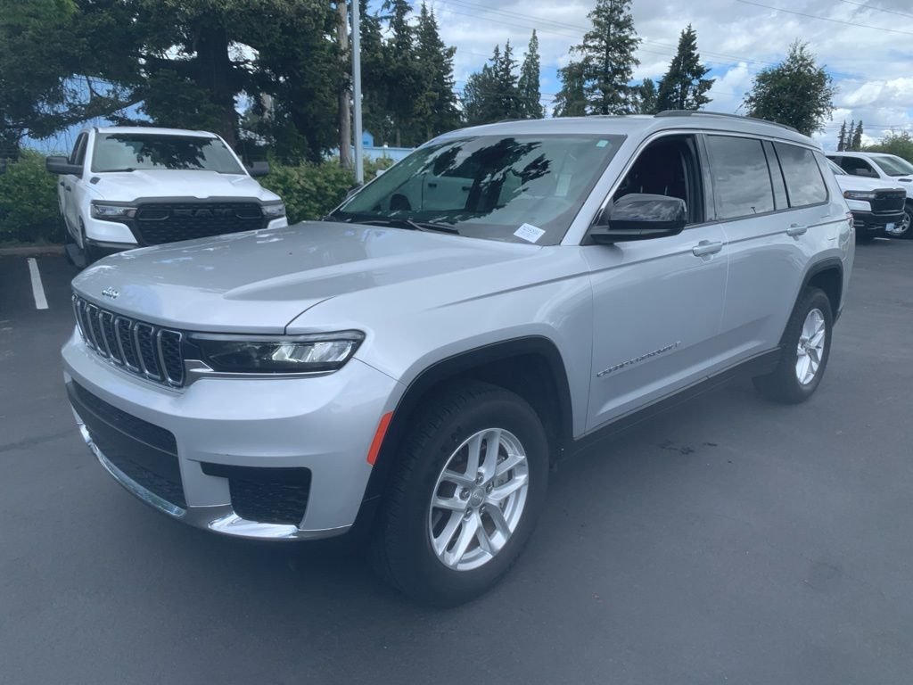 2022 Jeep Grand Cherokee L Laredo 4x4's photo