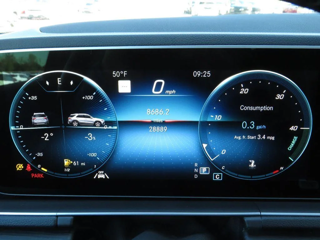 Used 2021 White Mercedes-Benz GLE 350 image 25