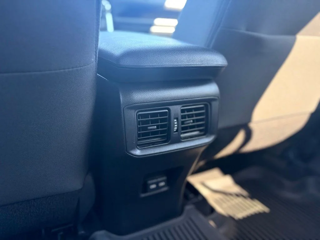 Used 2023  Toyota XLE image 21
