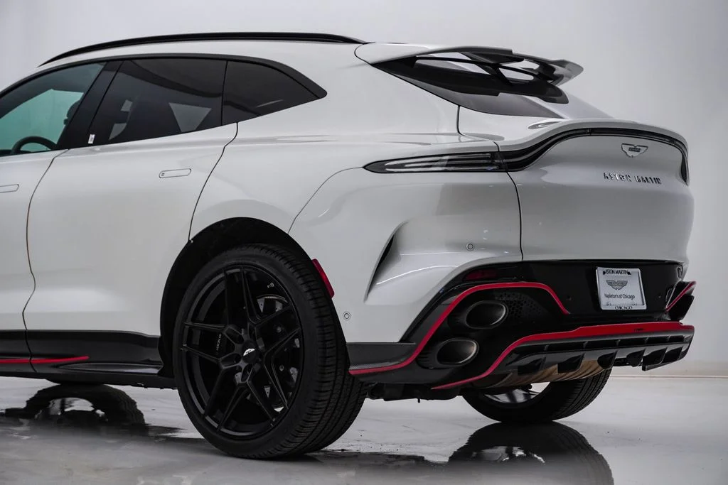 Used 2026 Q Neutron White Aston Martin S image 11